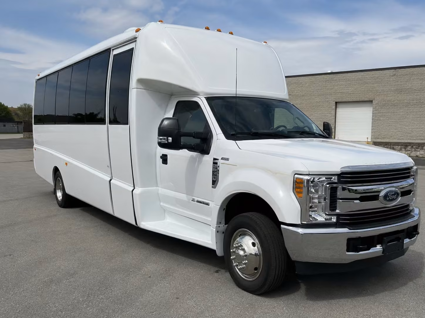 15 passenger minibus